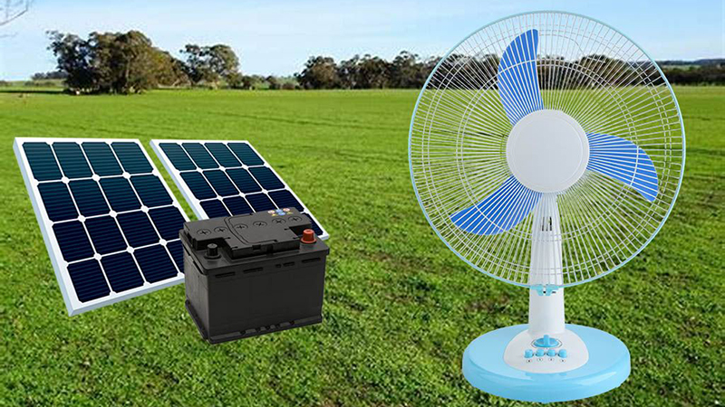 Quạt t&iacute;ch sạc điện năng lượng mặt trời