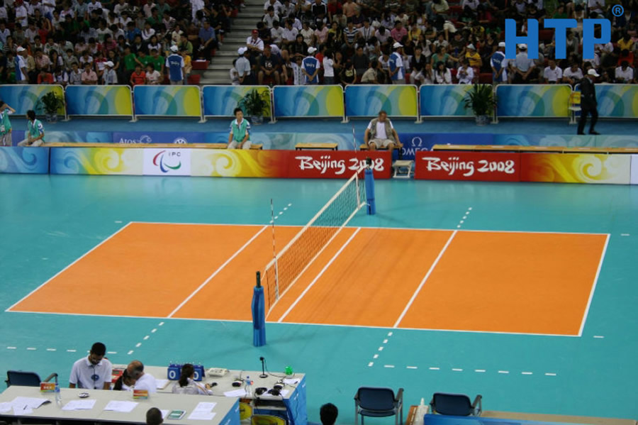 Thi c&ocirc;ng sơn s&acirc;n b&oacute;ng chuyền tại Vinh Nghệ An	