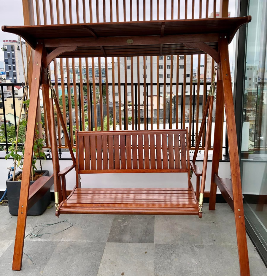 Ghế x&iacute;ch đu gỗ đẹp s&acirc;n vườn ngo&agrave;i trời